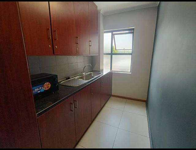 BUSINESS PROPERTY TO RENT IN CRESTA